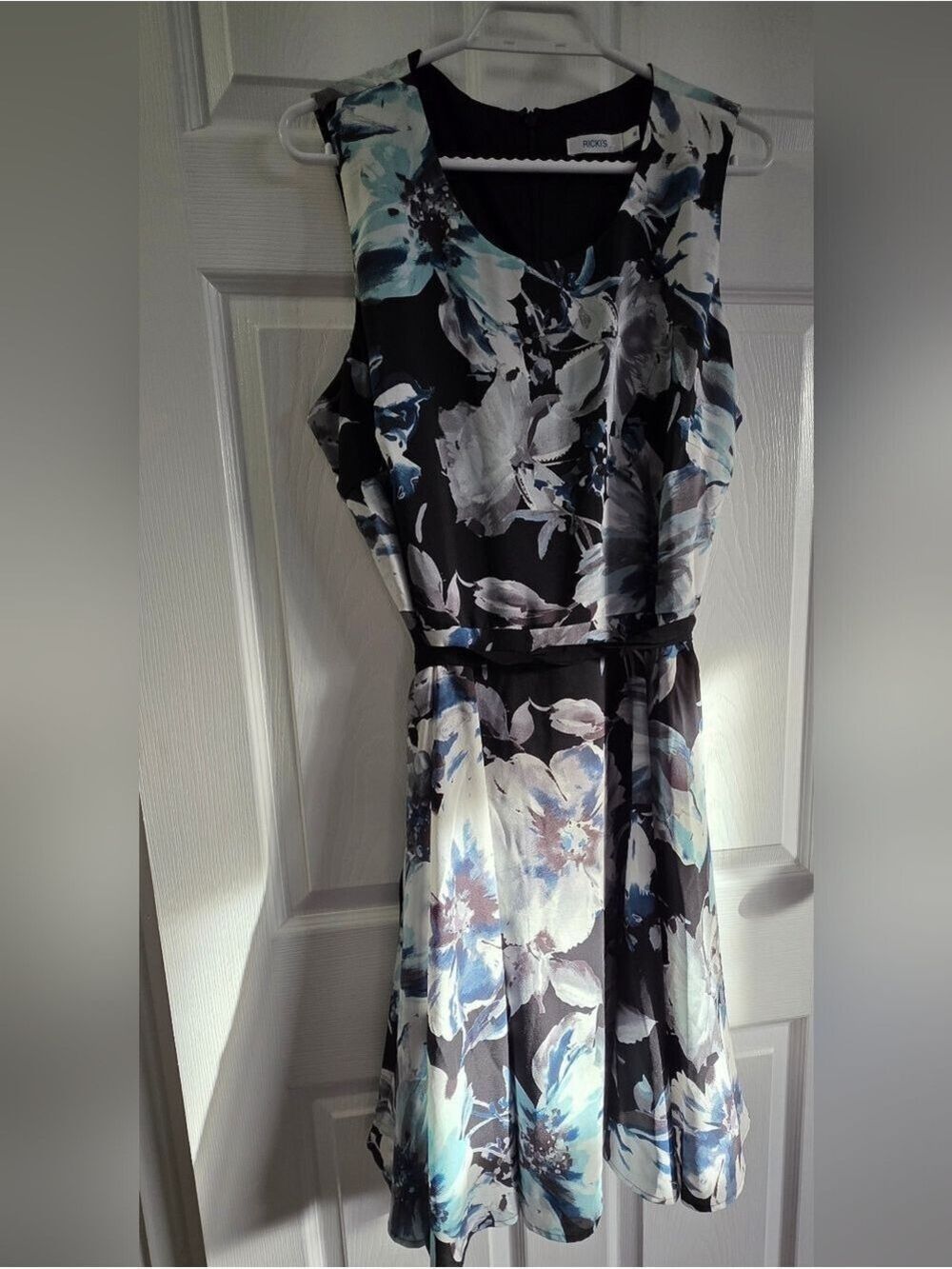 4/$67 Deal! Rickis Floral Black and Blue Sleeveless Women's Dress - Picture 2 of 14
